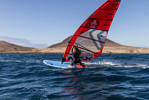 Доска для Виндсерфинга Starboard 2025 CARVE Starlite Carbon