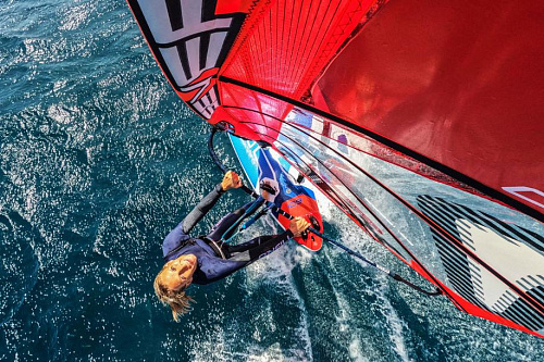 Доска для Виндсерфинга Starboard 2025 CARVE Starlite Carbon